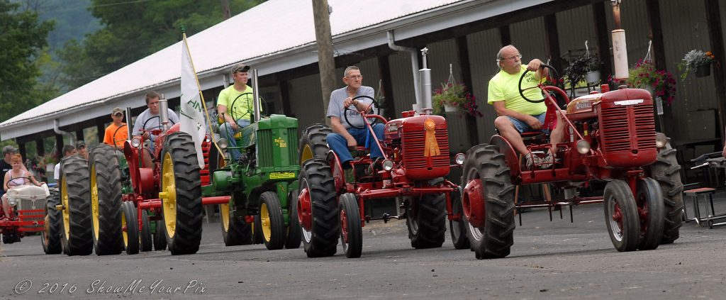 tractor-parade_0478