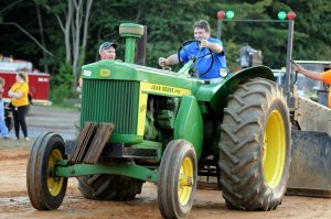 celebrity-tractor-pull_5411